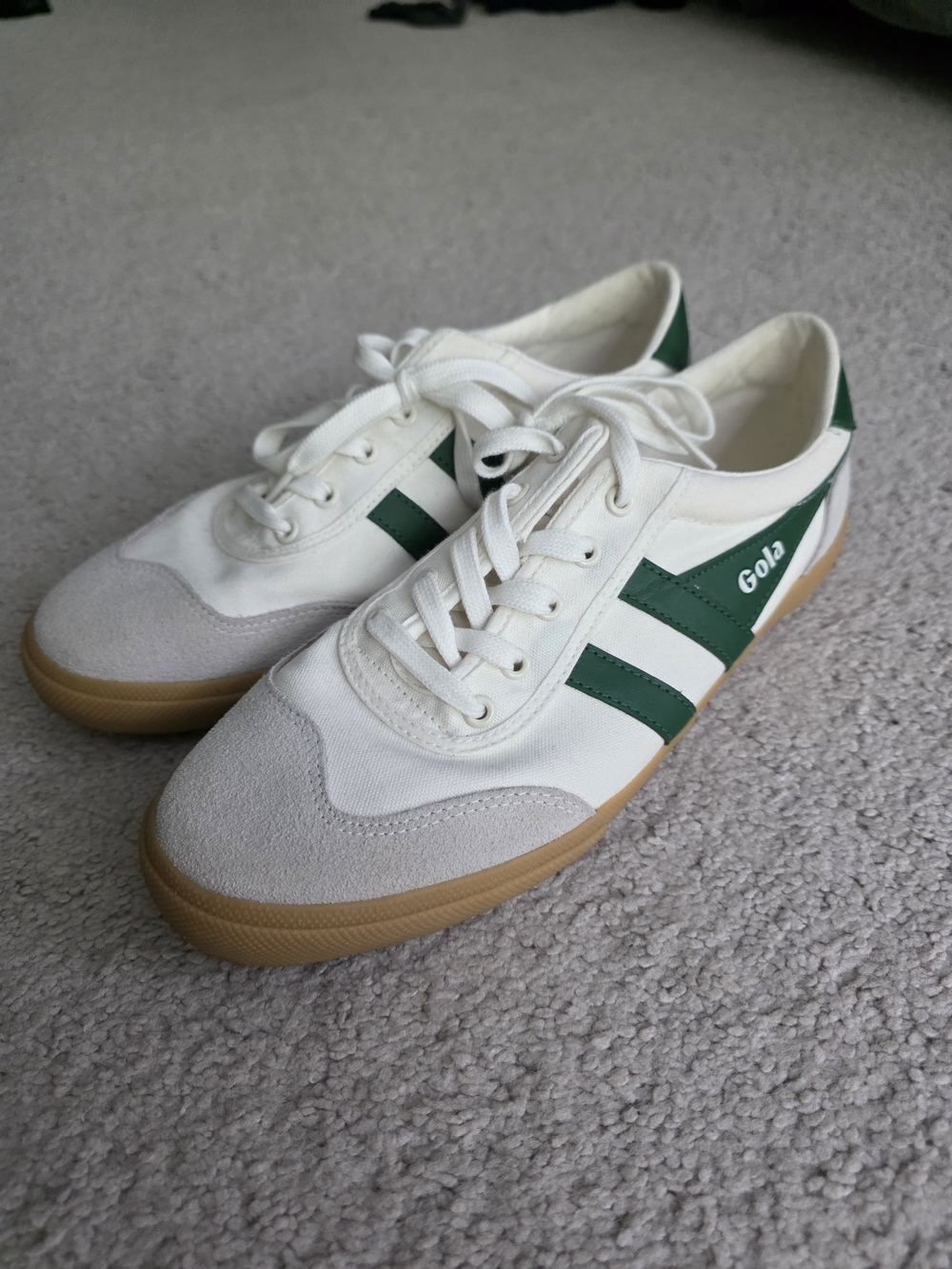 Gola Cream White Sneakers with Green Stripes and Gum Sole